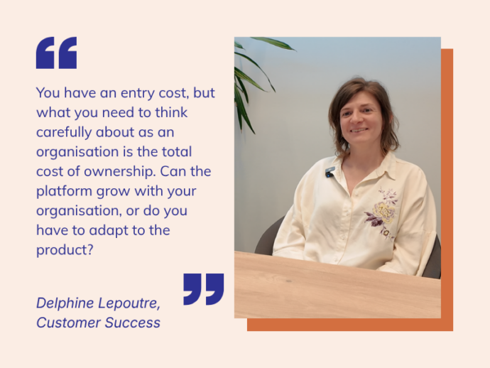 Delphine over exit EN